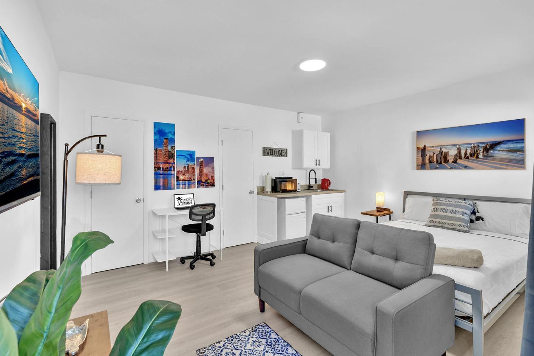 Young Circle & Hollywood Blvd Posh Studio Suite Exterior photo