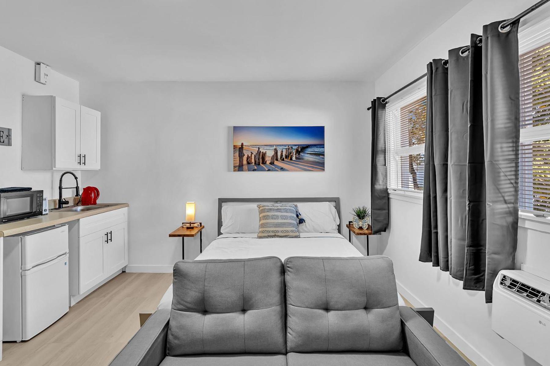Young Circle & Hollywood Blvd Posh Studio Suite Exterior photo