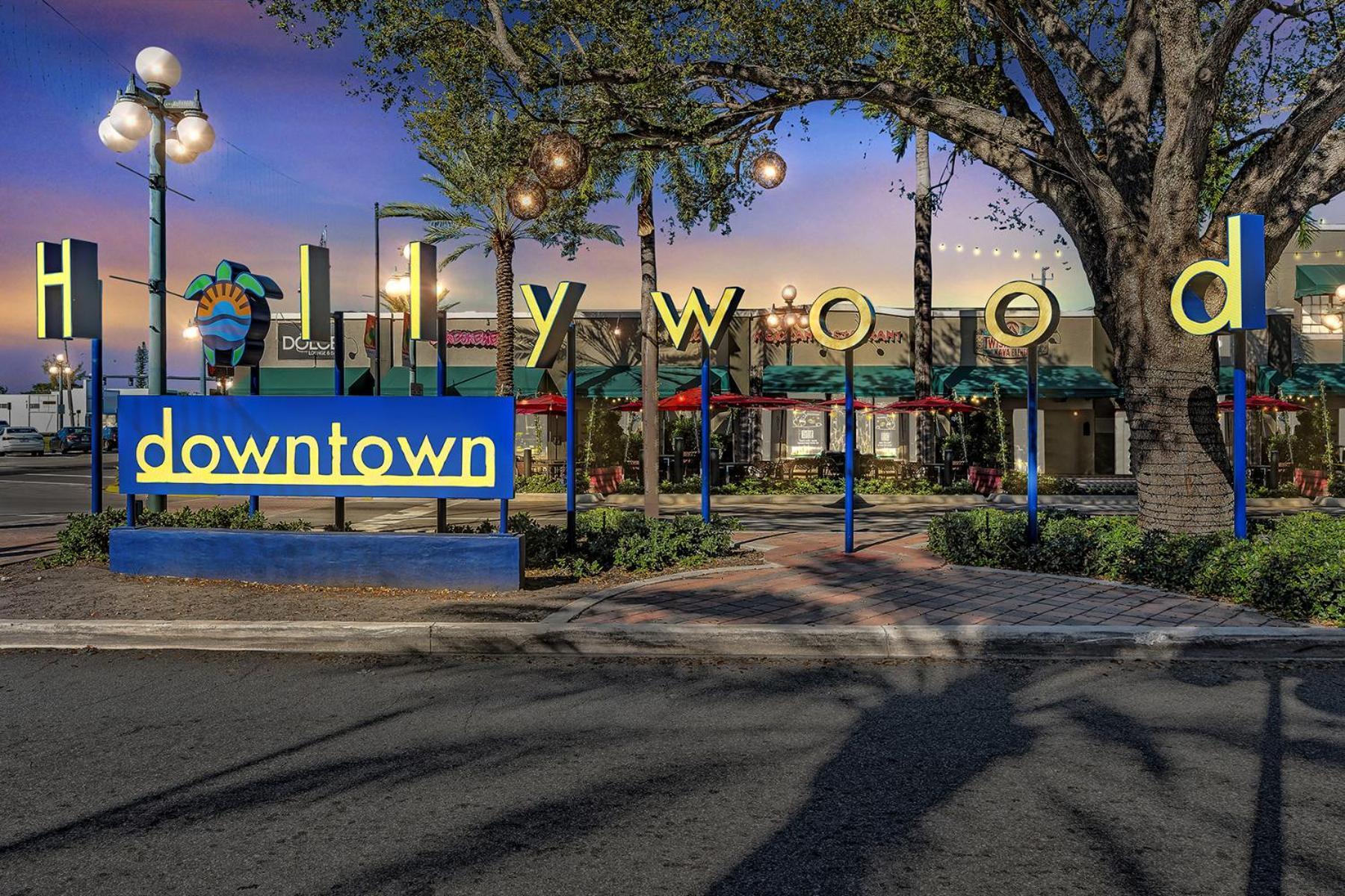 Young Circle & Hollywood Blvd Posh Studio Suite Exterior photo